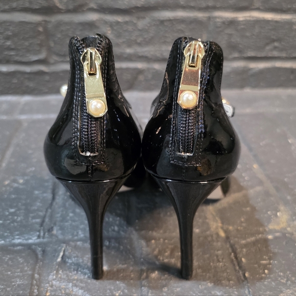 Louise et Cie Black Patent Pearl Double Strap Pumps, Size 9 - Picture 5 of 10